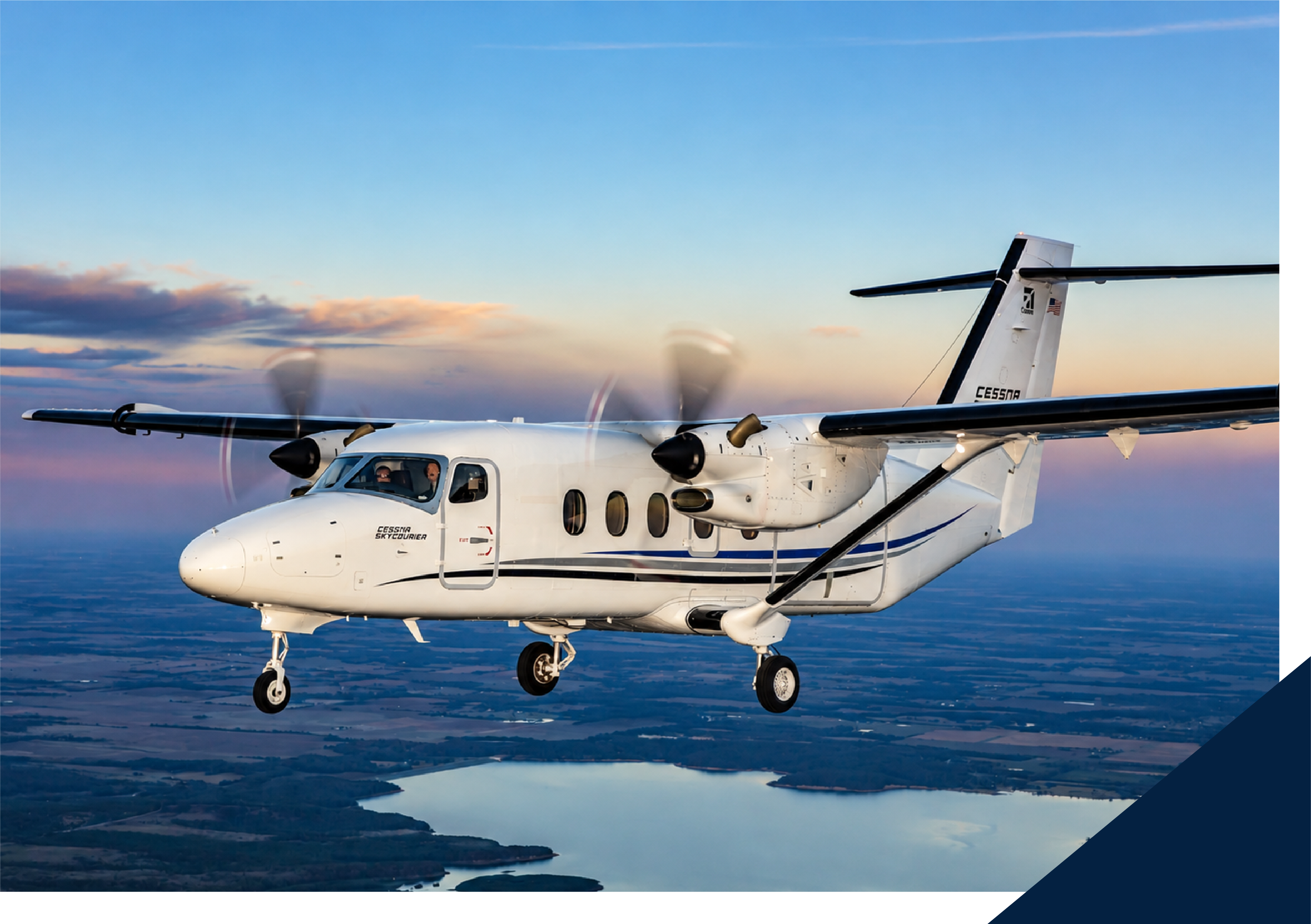 Cessna SkyCourier de DAT en vuelo sobre paisaje con agua